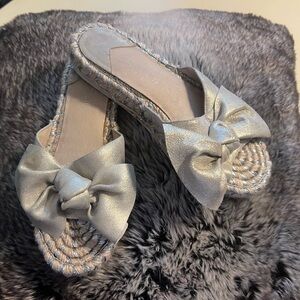 J/Slides NYC gold bow sandals with  silver thread